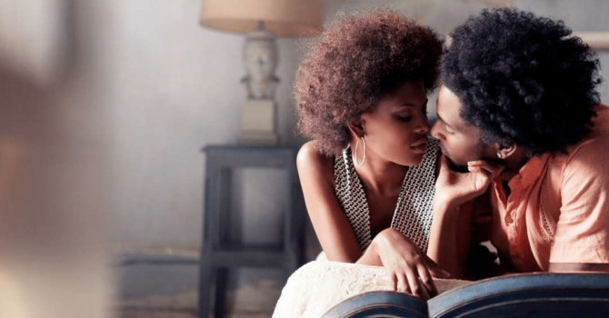 Beijar Ajuda A Prevenir Cáries E Aumenta Desejo Sexual