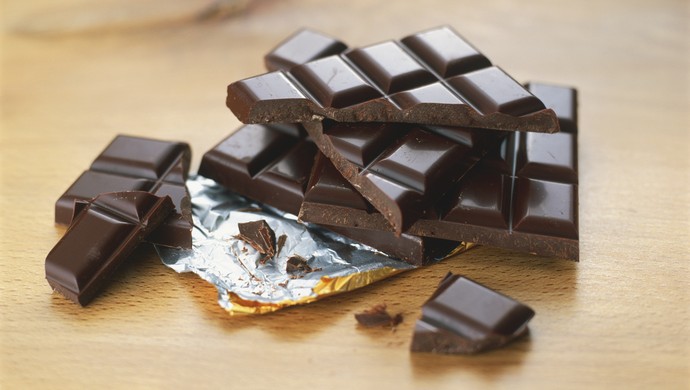 Chocolate amargo tem benefícios para saúde