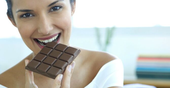 Chocolate Amargo: O Excesso Que Pode Trazer Riscos