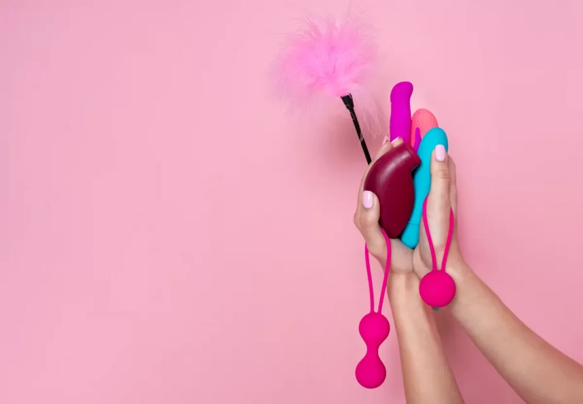 Brinquedos sexuais para iniciantes: como usar, higienizar, armazenar e  conservar os seus sex toys - Unicpharma Blog