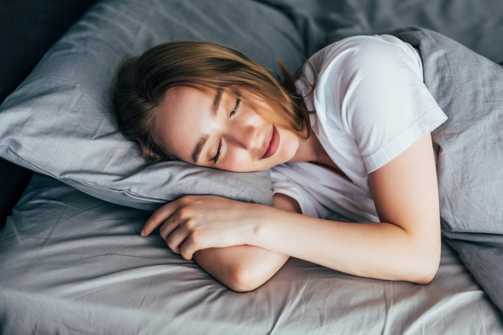 Sono e recuperação: como a melatonina, serotonina e hábitos diários influenciam sua saúde